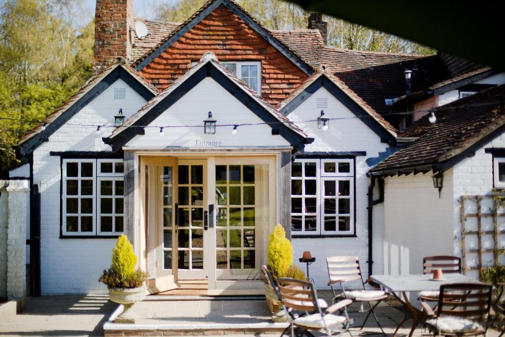 The Old House Inn Burstow Exterior photo